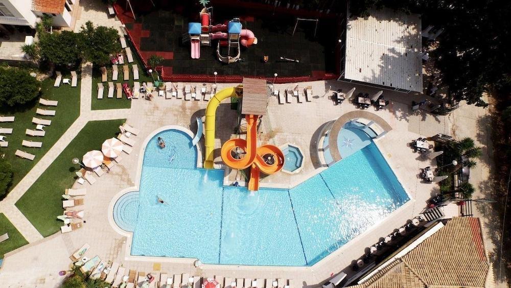 Kamares Apartments Εε Poros Town Esterno foto