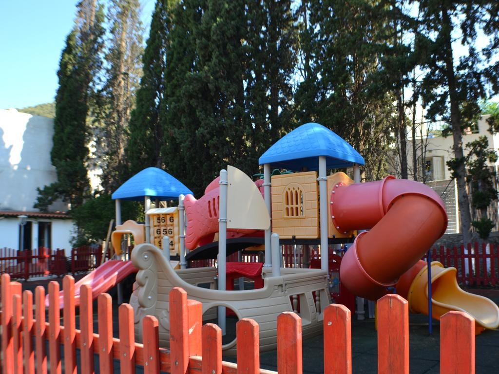 Kamares Apartments Εε Poros Town Esterno foto