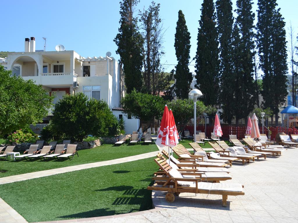 Kamares Apartments Εε Poros Town Esterno foto