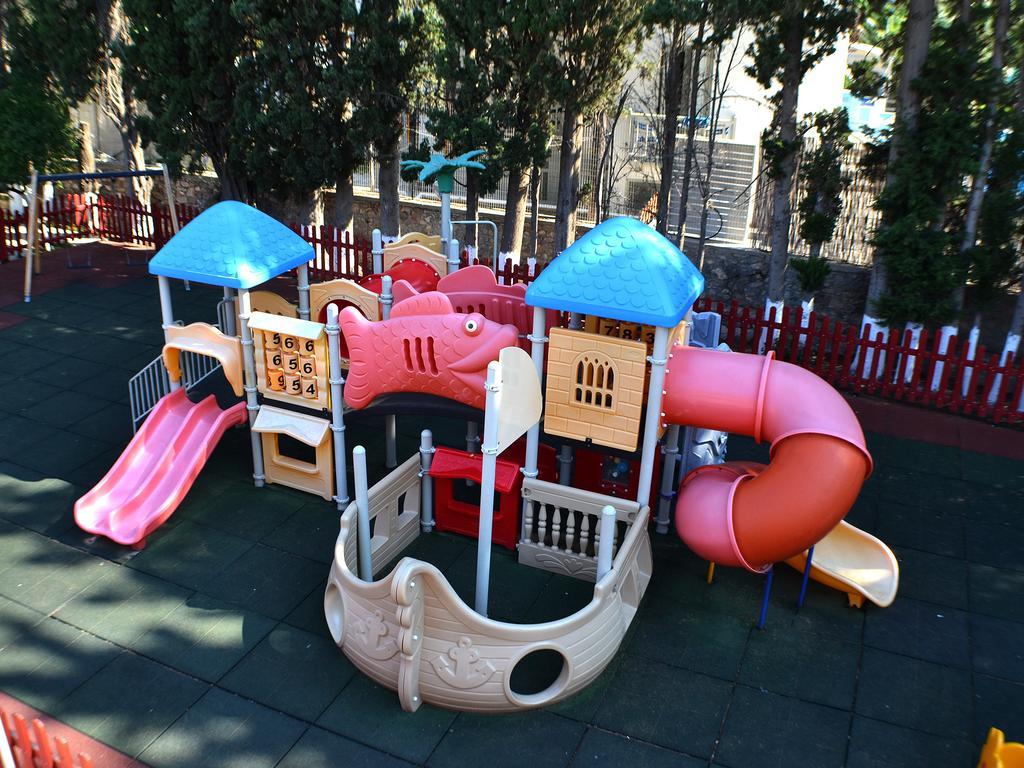 Kamares Apartments Εε Poros Town Esterno foto