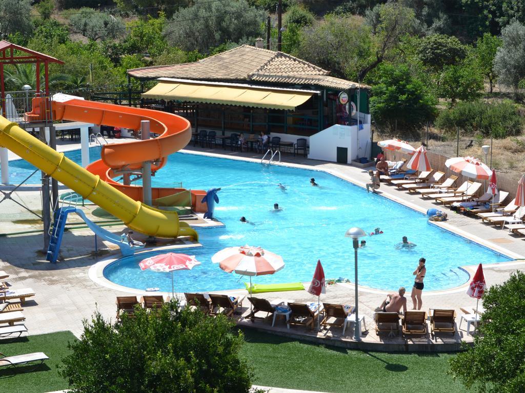 Kamares Apartments Εε Poros Town Esterno foto