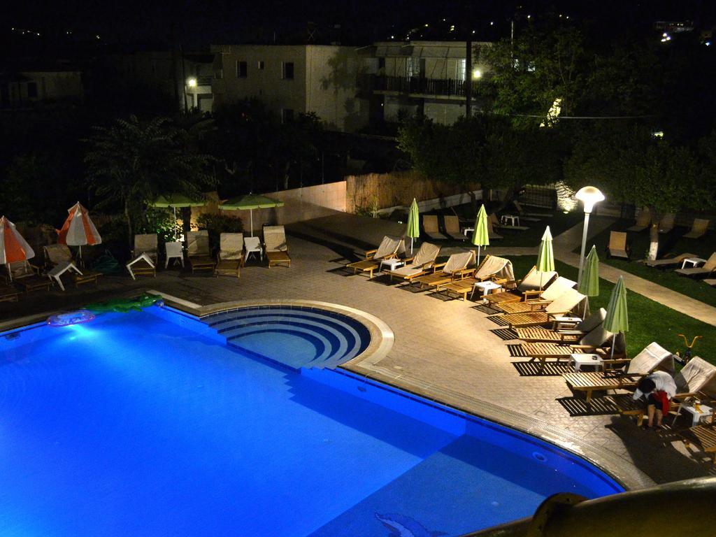 Kamares Apartments Εε Poros Town Esterno foto