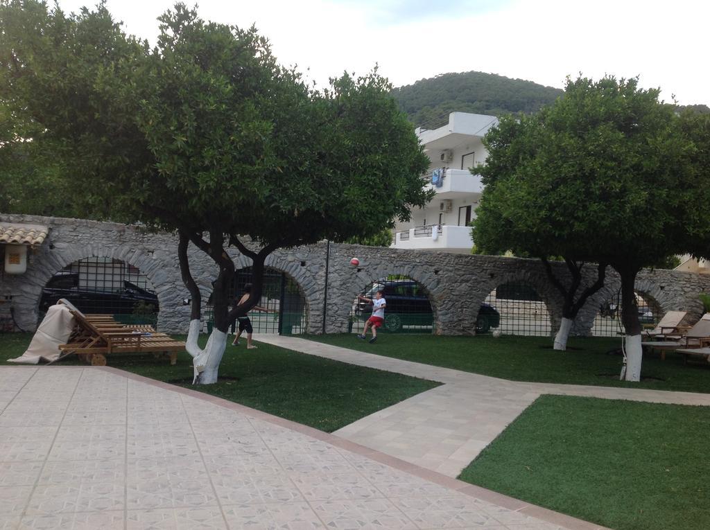 Kamares Apartments Εε Poros Town Esterno foto